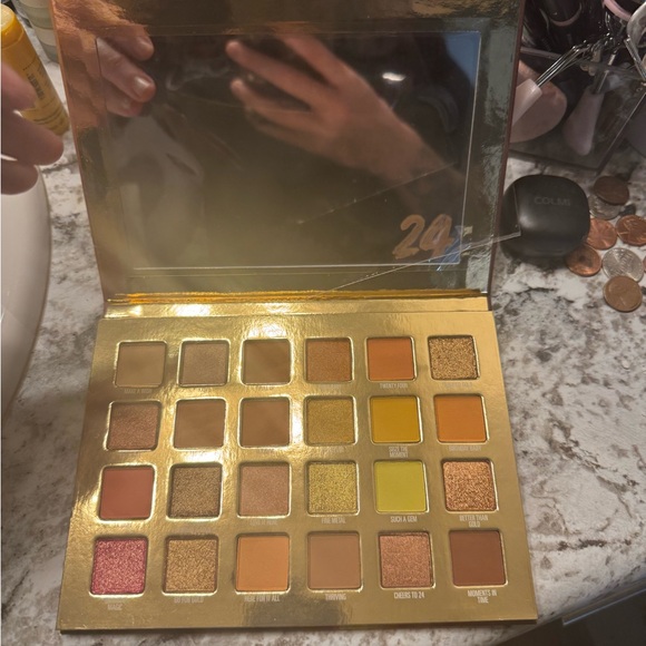 Gold Intimate Set - Picture 2 of 3